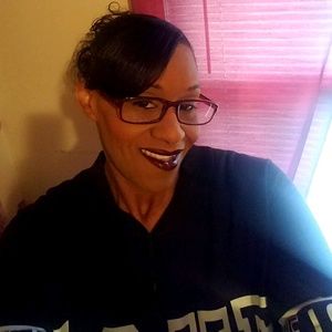 Meet your Posher, Dionne